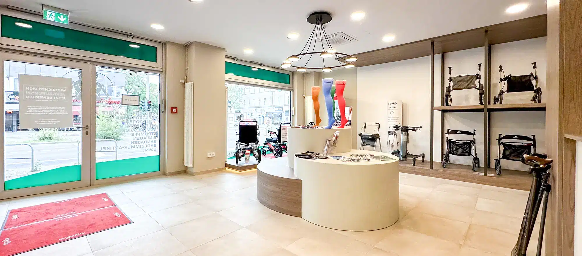 Vitalpoint Sanitätshaus Berlin Produkte für Gesundheit und Mobilität von Elektrorollstühlem, Elektromobile, Rollatoren, Pflegebetten, Stützstrümpfen bis hin zu Bandagen