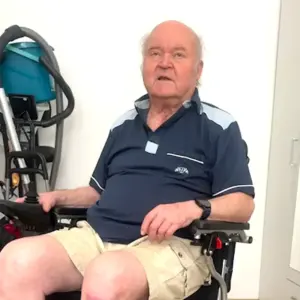 Elektrorollstuhl bei Spinalkanalstenose - Jörg aus Leipzig gewinnt Mobilität zurück